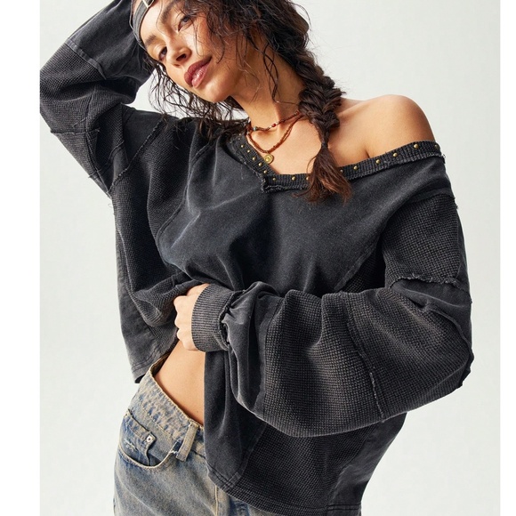 Solid V neck Studded Reverse Stitch Oversized Sweatshirt Top - Picture 5 of 5